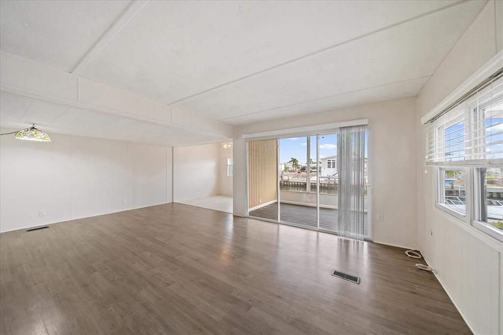 En Venta: $215,000 (2 camas, 2 baños, 552 Pies cuadrados)