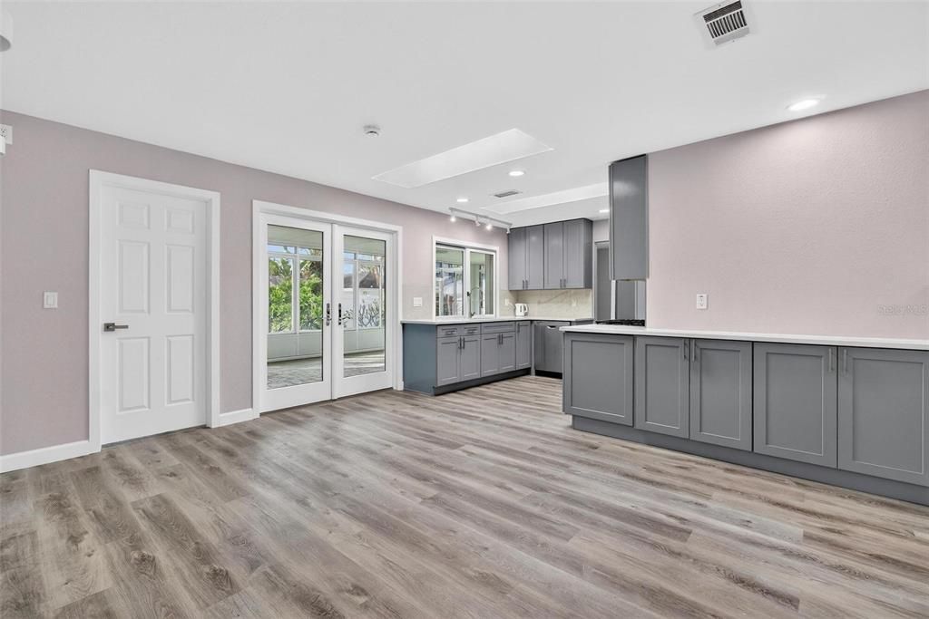 出租: $3,500 (3 贝兹, 2 浴室, 1422 平方英尺)