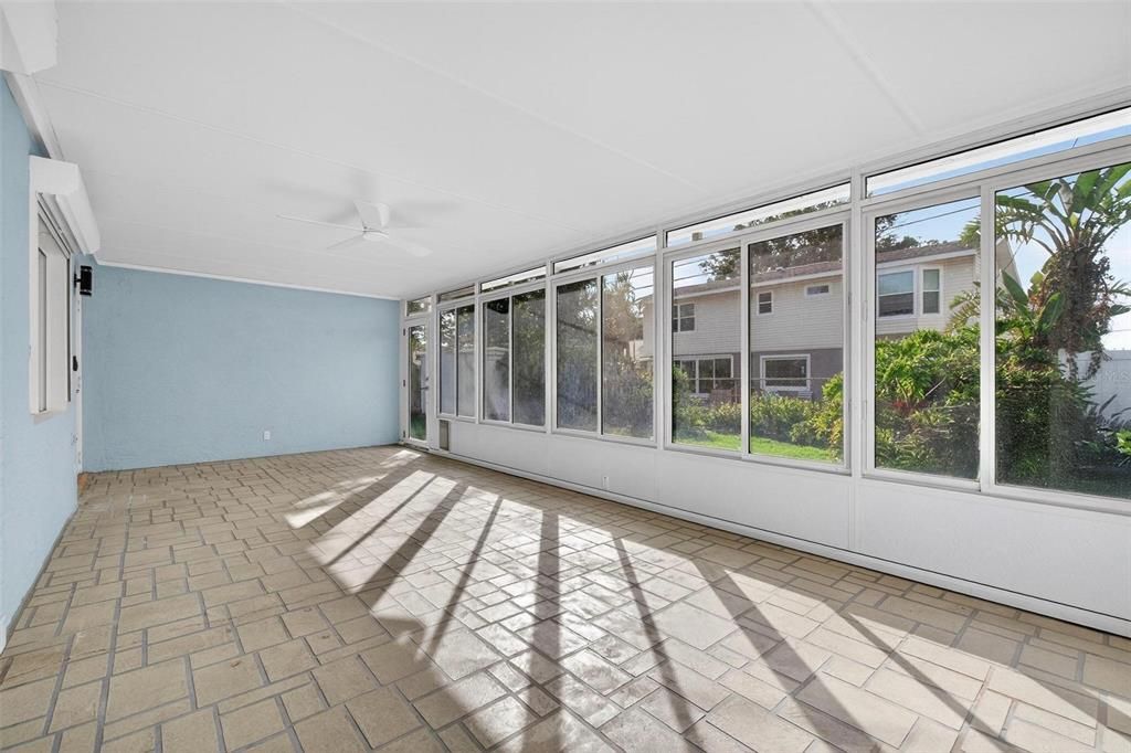 出租: $3,500 (3 贝兹, 2 浴室, 1422 平方英尺)