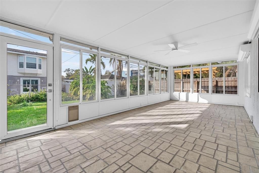 出租: $3,500 (3 贝兹, 2 浴室, 1422 平方英尺)