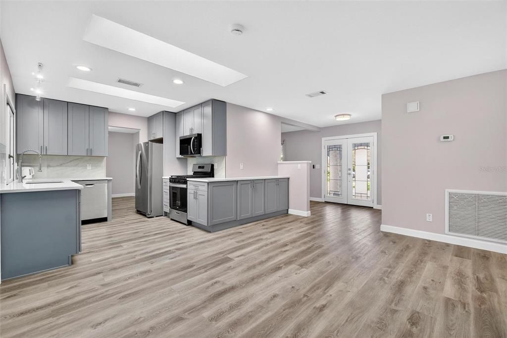 出租: $3,500 (3 贝兹, 2 浴室, 1422 平方英尺)