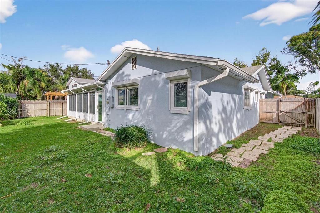 出租: $3,500 (3 贝兹, 2 浴室, 1422 平方英尺)