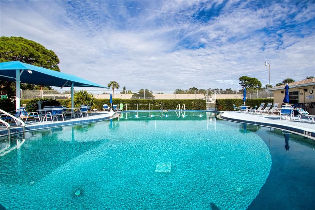 For Sale: $129,900 (1 beds, 1 baths, 820 Square Feet)