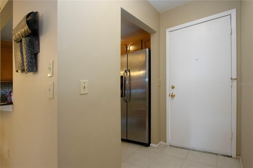For Sale: $129,900 (1 beds, 1 baths, 820 Square Feet)
