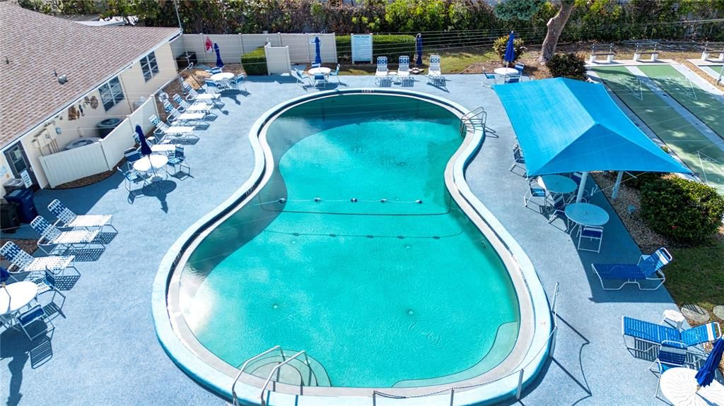 For Sale: $129,900 (1 beds, 1 baths, 820 Square Feet)