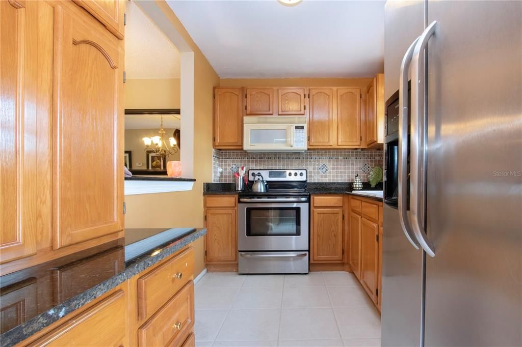 For Sale: $129,900 (1 beds, 1 baths, 820 Square Feet)