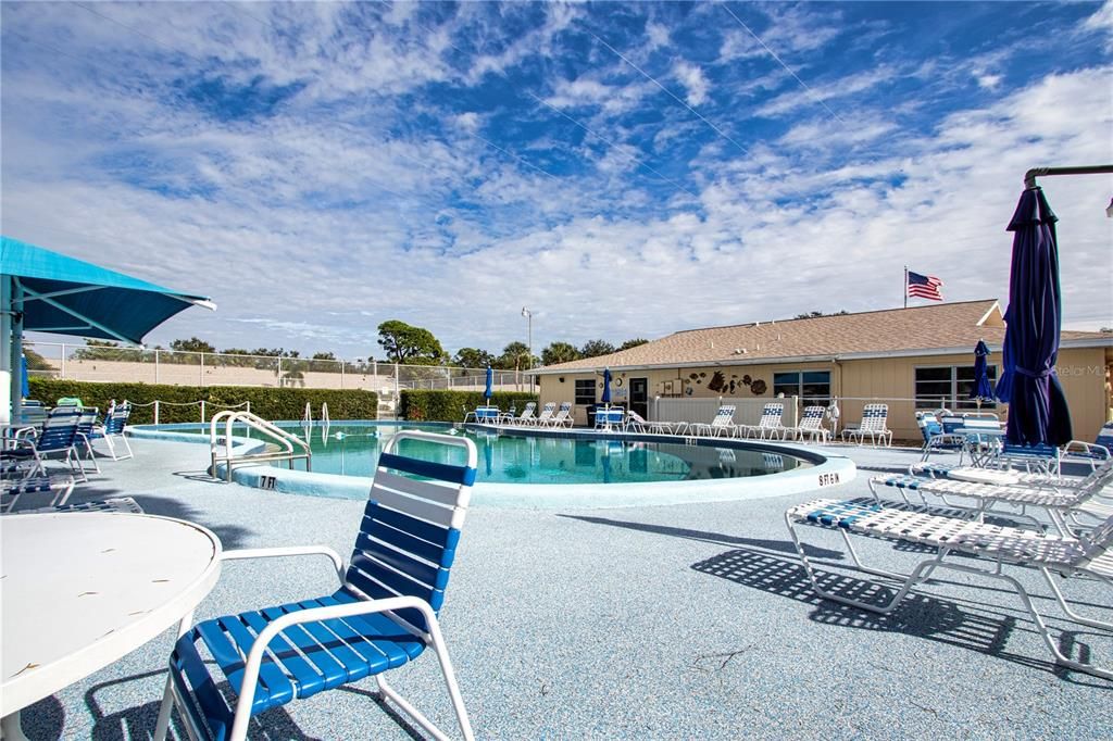 For Sale: $129,900 (1 beds, 1 baths, 820 Square Feet)