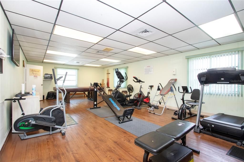 For Sale: $129,900 (1 beds, 1 baths, 820 Square Feet)