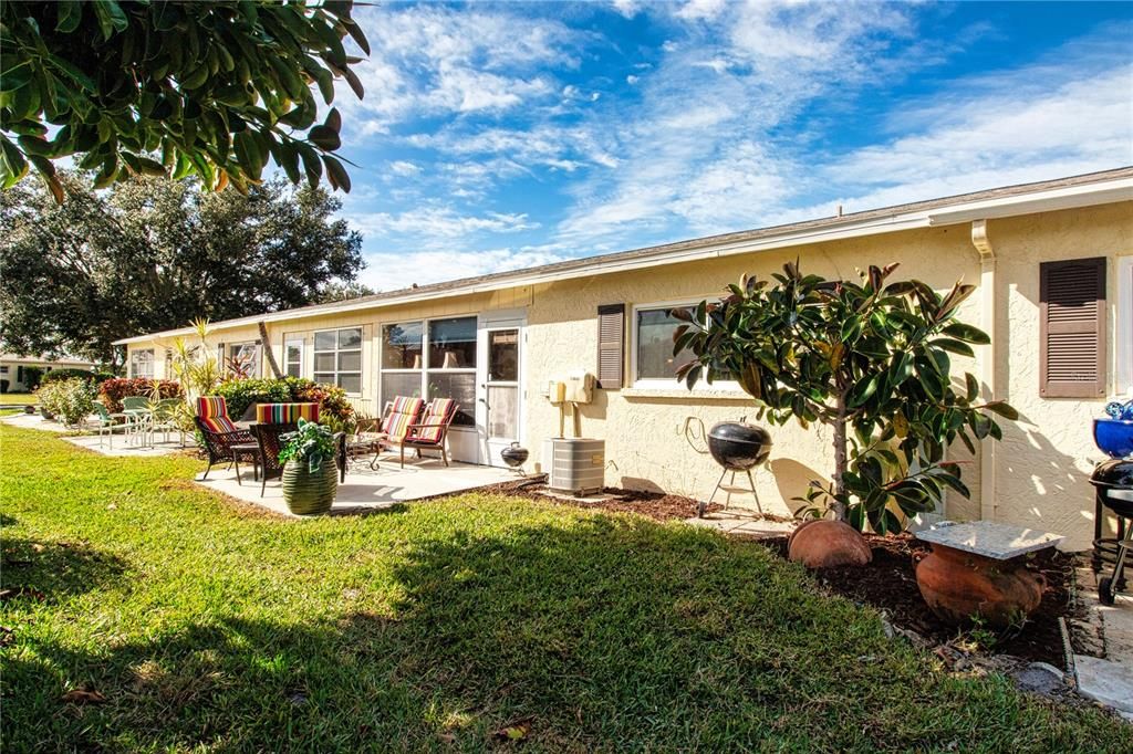 For Sale: $129,900 (1 beds, 1 baths, 820 Square Feet)