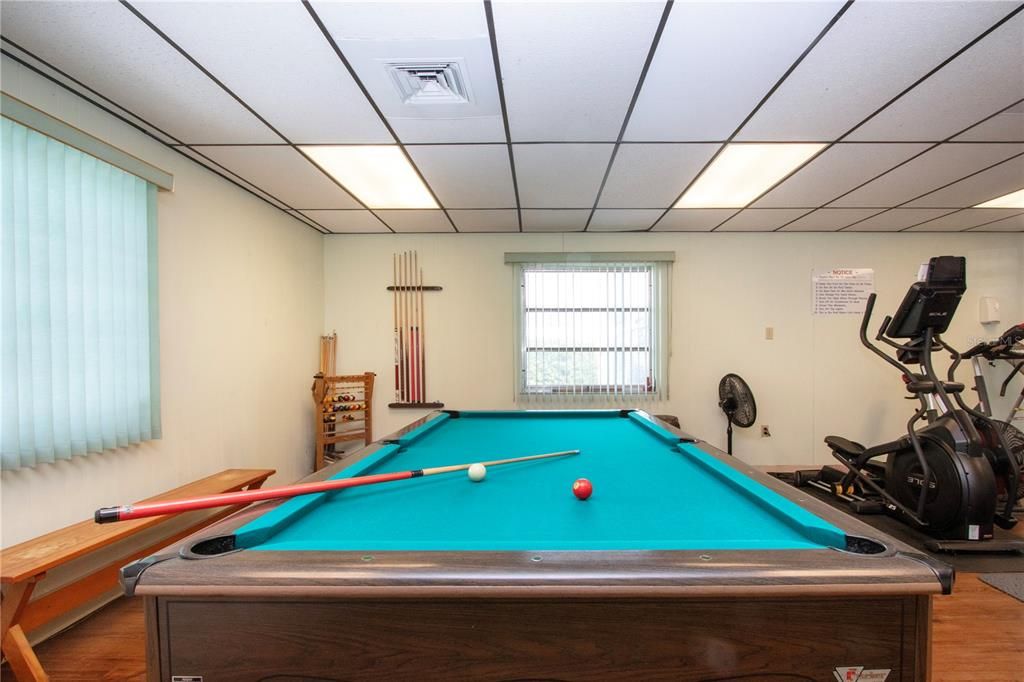 For Sale: $129,900 (1 beds, 1 baths, 820 Square Feet)