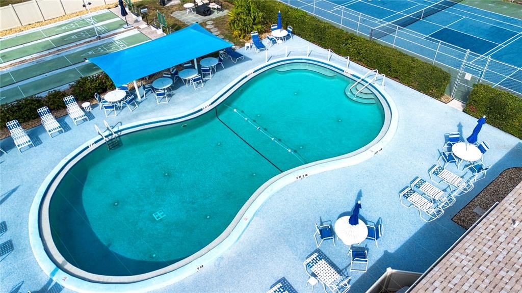 For Sale: $129,900 (1 beds, 1 baths, 820 Square Feet)