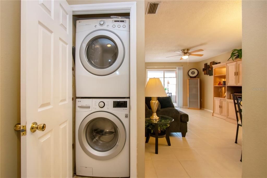 For Sale: $129,900 (1 beds, 1 baths, 820 Square Feet)