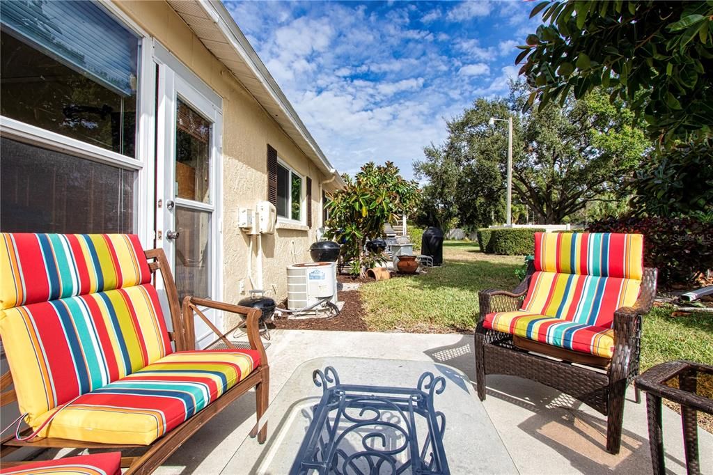 For Sale: $129,900 (1 beds, 1 baths, 820 Square Feet)