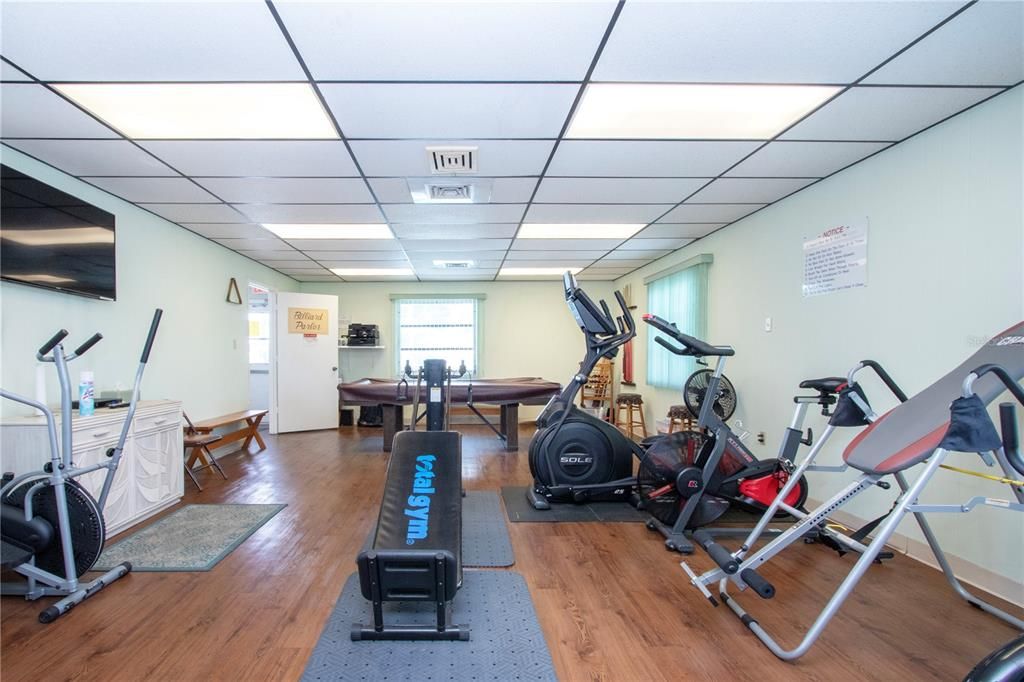 For Sale: $129,900 (1 beds, 1 baths, 820 Square Feet)