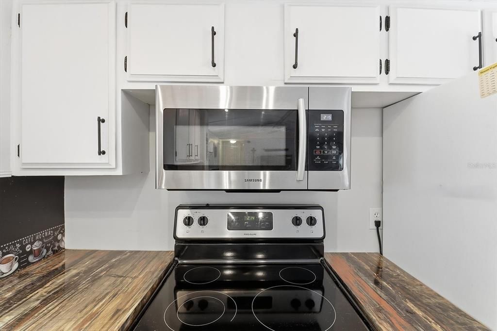 待售: $159,000 (2 贝兹, 2 浴室, 924 平方英尺)