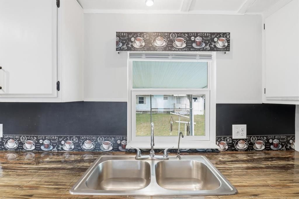 待售: $159,000 (2 贝兹, 2 浴室, 924 平方英尺)