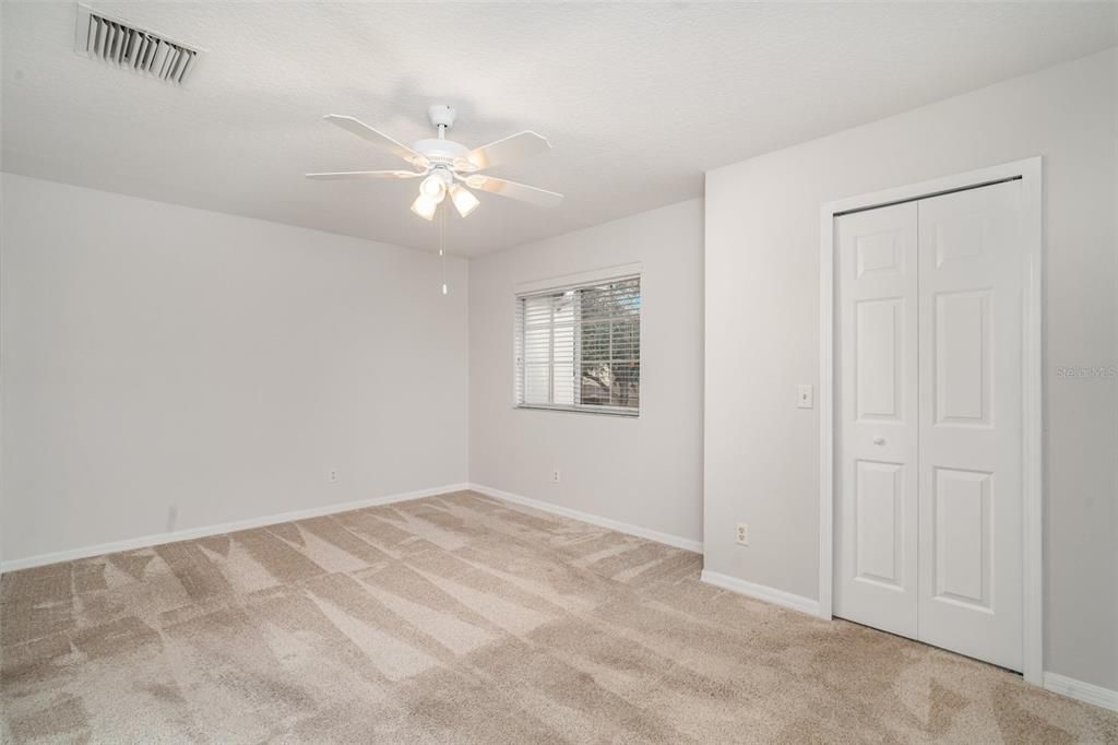 На продажу: $300,000 (3 спален, 2 ванн, 1930 Квадратных фут)