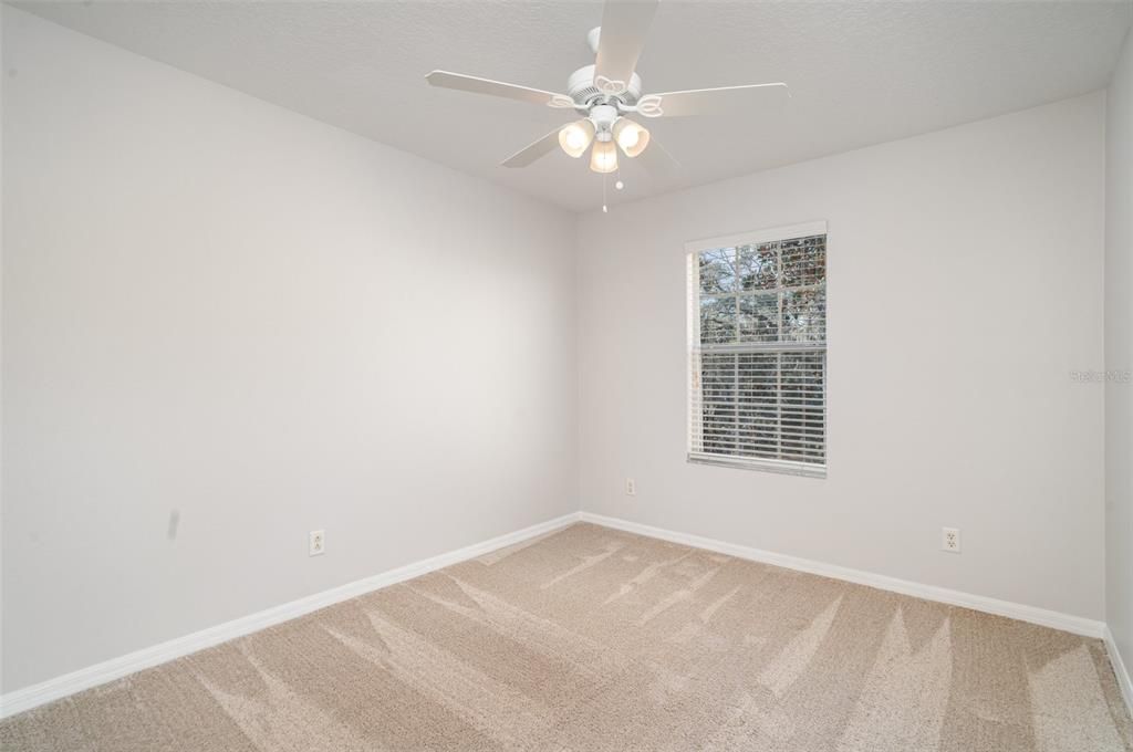 На продажу: $300,000 (3 спален, 2 ванн, 1930 Квадратных фут)