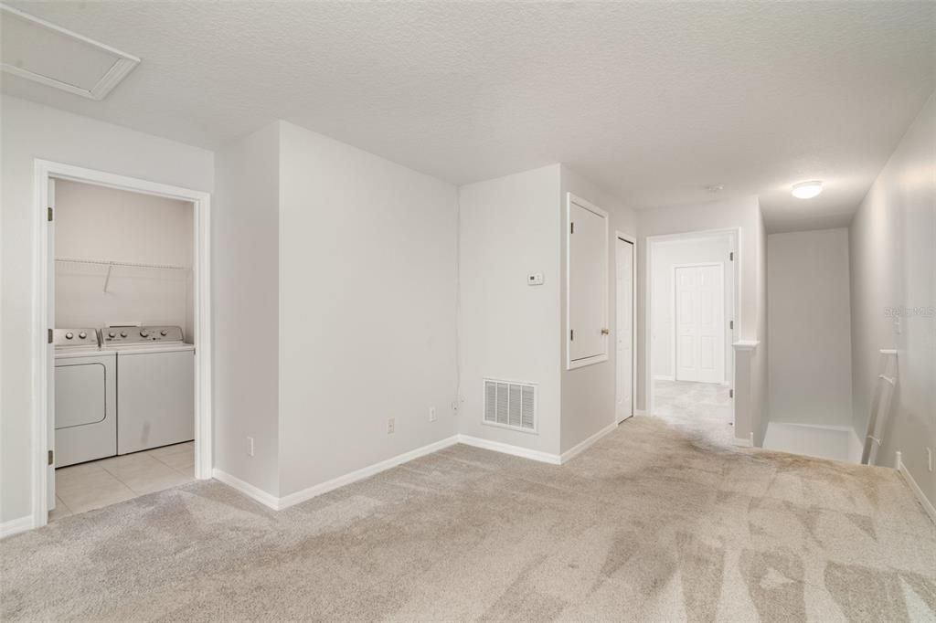 На продажу: $300,000 (3 спален, 2 ванн, 1930 Квадратных фут)