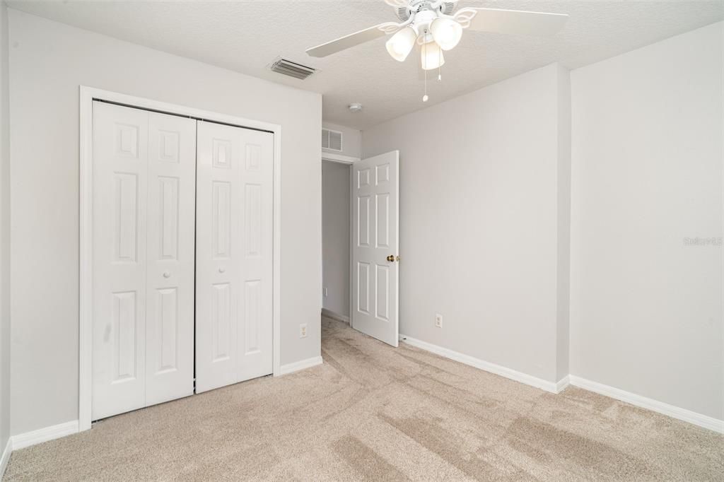 На продажу: $300,000 (3 спален, 2 ванн, 1930 Квадратных фут)