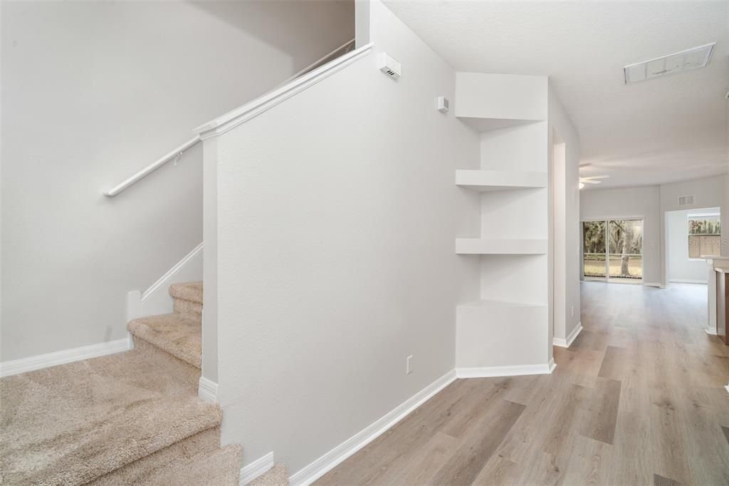 На продажу: $300,000 (3 спален, 2 ванн, 1930 Квадратных фут)