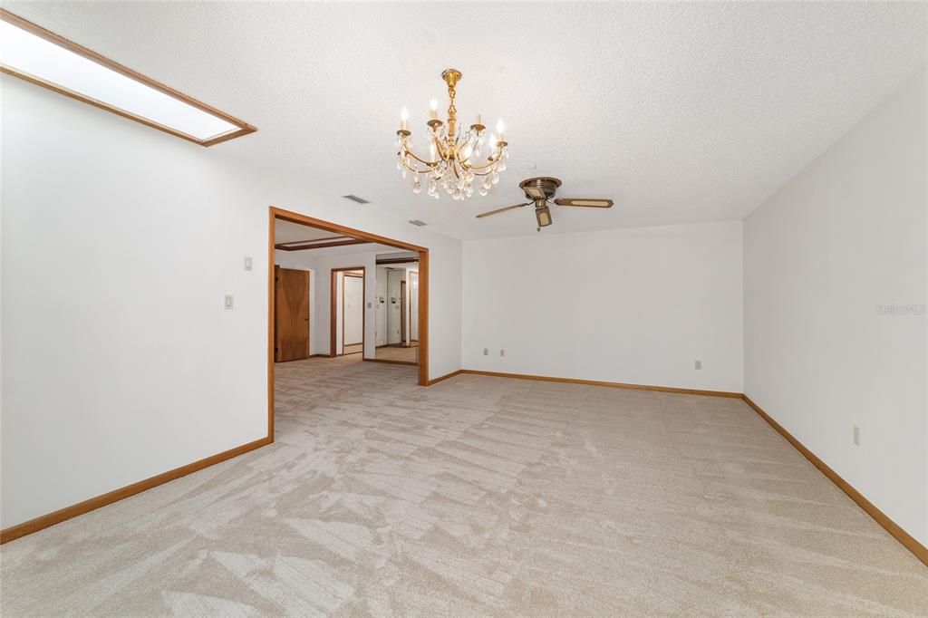 На продажу: $622,400 (4 спален, 2 ванн, 3562 Квадратных фут)