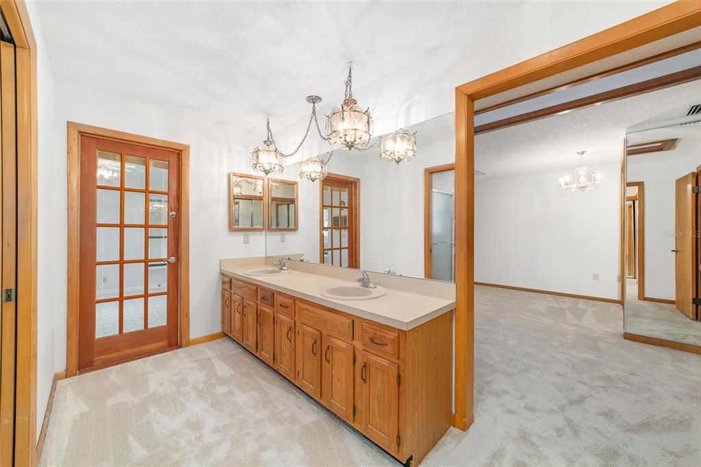 На продажу: $622,400 (4 спален, 2 ванн, 3562 Квадратных фут)