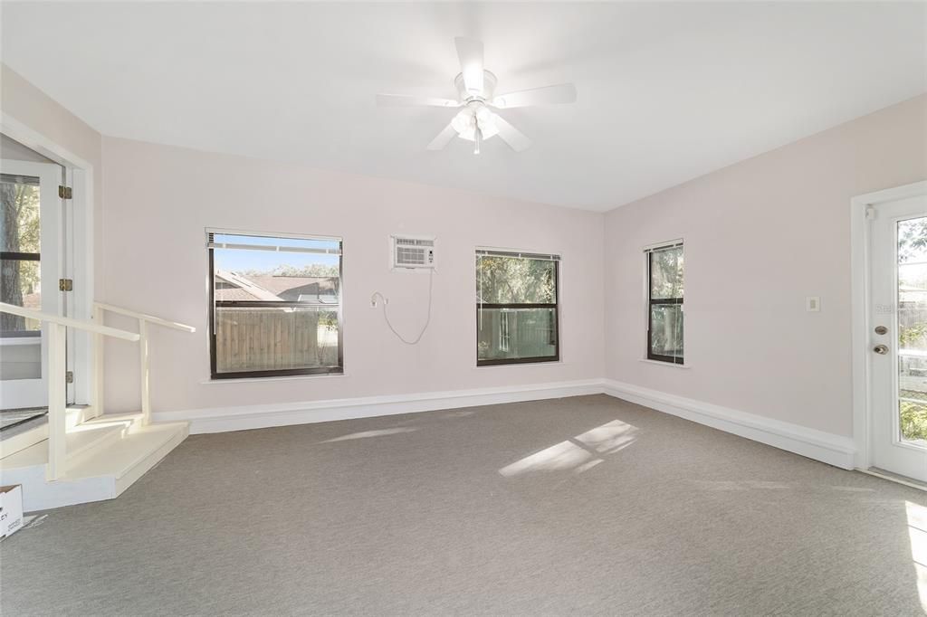 На продажу: $622,400 (4 спален, 2 ванн, 3562 Квадратных фут)