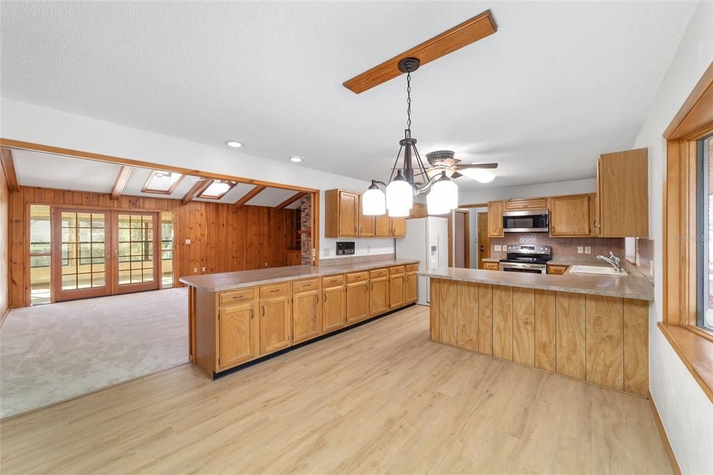 На продажу: $622,400 (4 спален, 2 ванн, 3562 Квадратных фут)