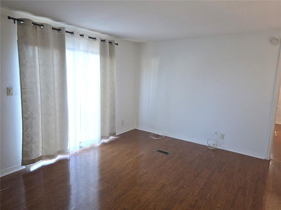 For Rent: $1,200 (2 beds, 2 baths, 784 Square Feet)