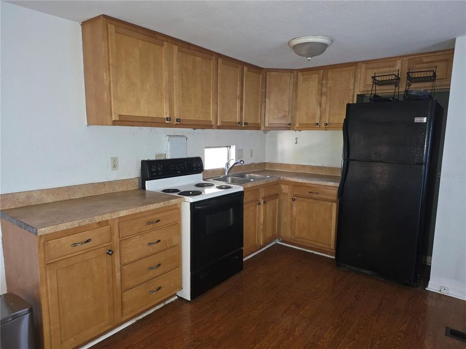 For Rent: $1,200 (2 beds, 2 baths, 784 Square Feet)
