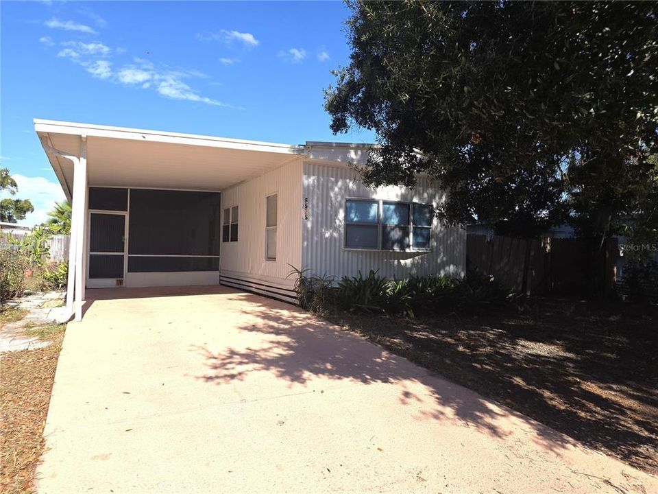 For Rent: $1,200 (2 beds, 2 baths, 784 Square Feet)