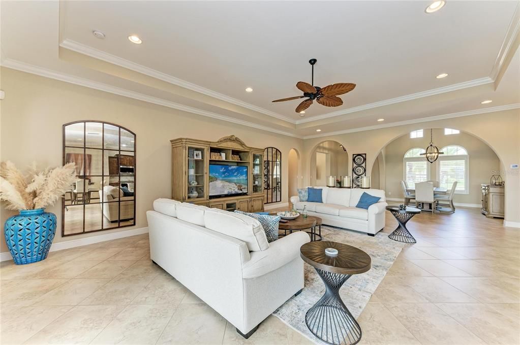 На продажу: $825,000 (4 спален, 3 ванн, 2649 Квадратных фут)