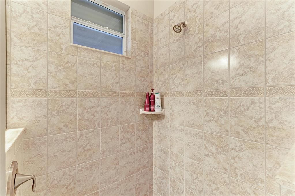 На продажу: $825,000 (4 спален, 3 ванн, 2649 Квадратных фут)