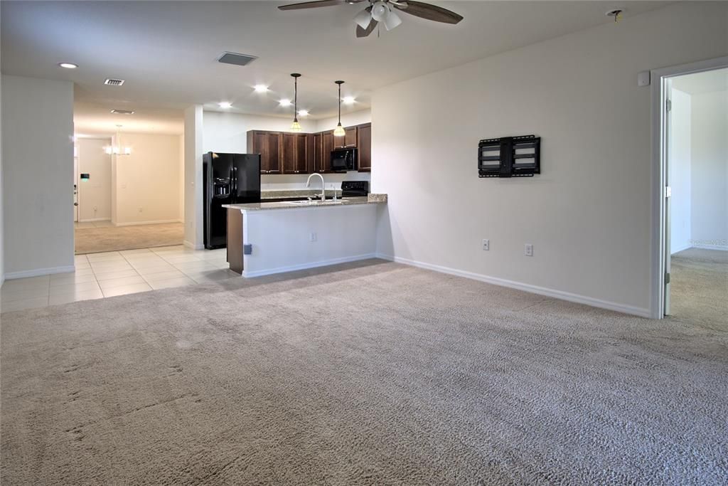 For Sale: $310,000 (3 beds, 2 baths, 1516 Square Feet)