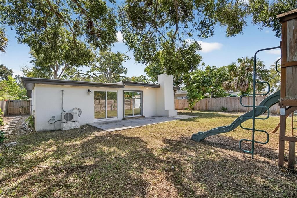 出租: $3,400 (4 贝兹, 2 浴室, 1794 平方英尺)