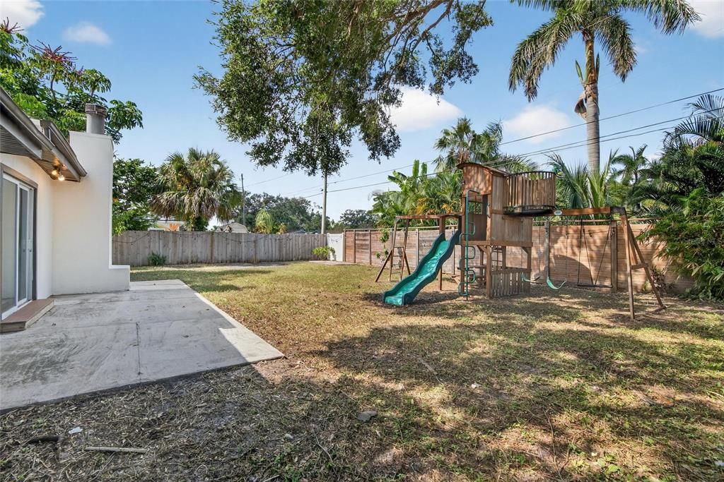 出租: $3,400 (4 贝兹, 2 浴室, 1794 平方英尺)