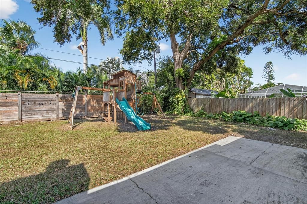 出租: $3,400 (4 贝兹, 2 浴室, 1794 平方英尺)