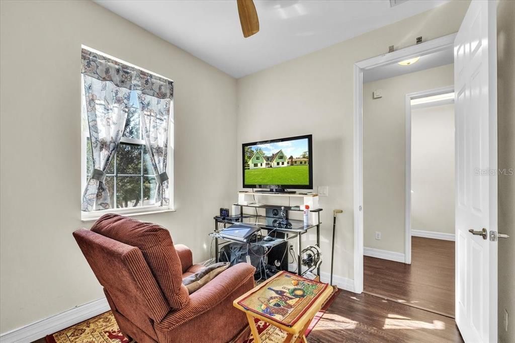 For Sale: $299,000 (2 beds, 2 baths, 1292 Square Feet)