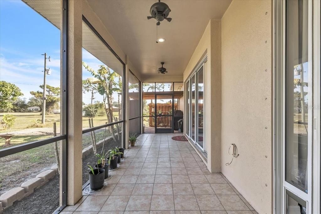 For Sale: $299,000 (2 beds, 2 baths, 1292 Square Feet)