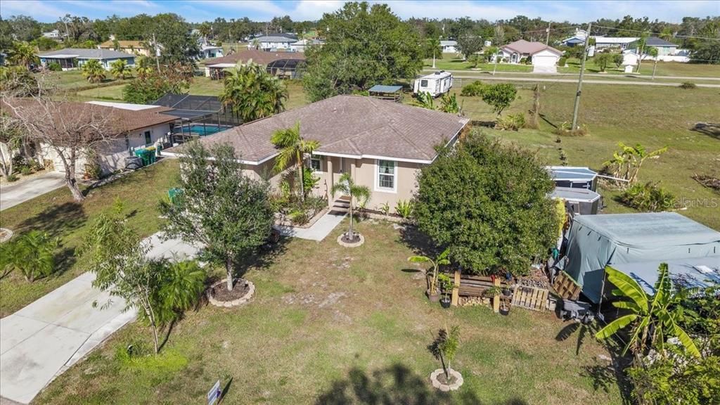 For Sale: $299,000 (2 beds, 2 baths, 1292 Square Feet)