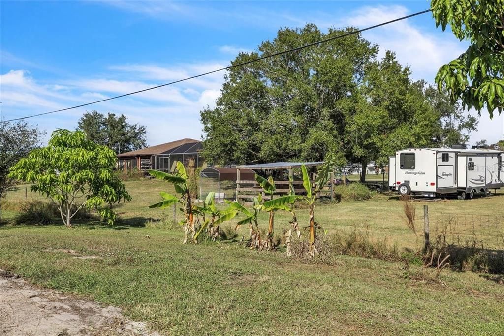 For Sale: $299,000 (2 beds, 2 baths, 1292 Square Feet)