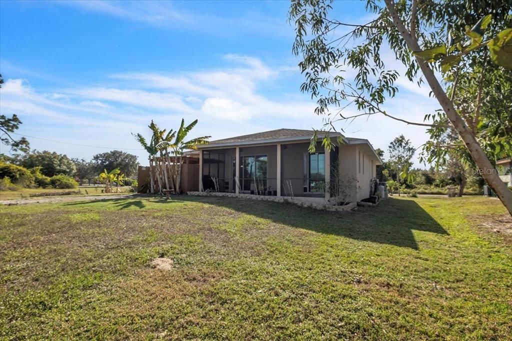 For Sale: $299,000 (2 beds, 2 baths, 1292 Square Feet)