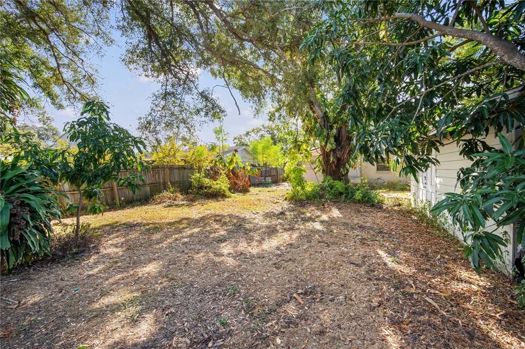 For Rent: $2,495 (3 beds, 2 baths, 1008 Square Feet)