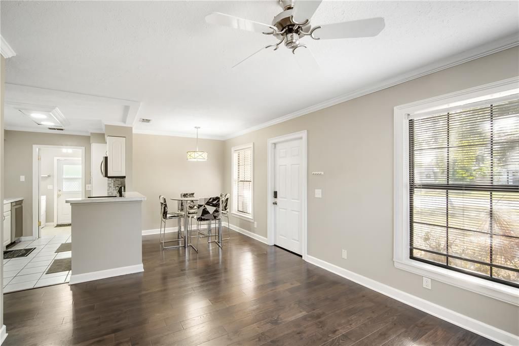 For Rent: $2,495 (3 beds, 2 baths, 1008 Square Feet)