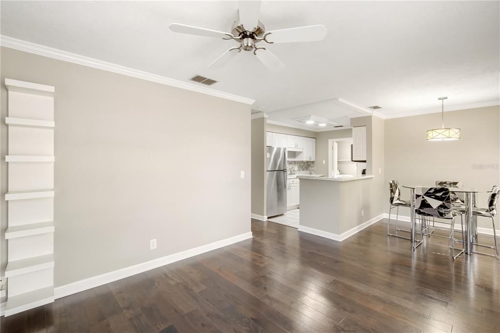 For Rent: $2,495 (3 beds, 2 baths, 1008 Square Feet)