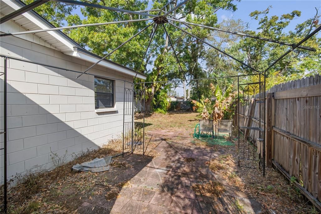 For Rent: $2,495 (3 beds, 2 baths, 1008 Square Feet)