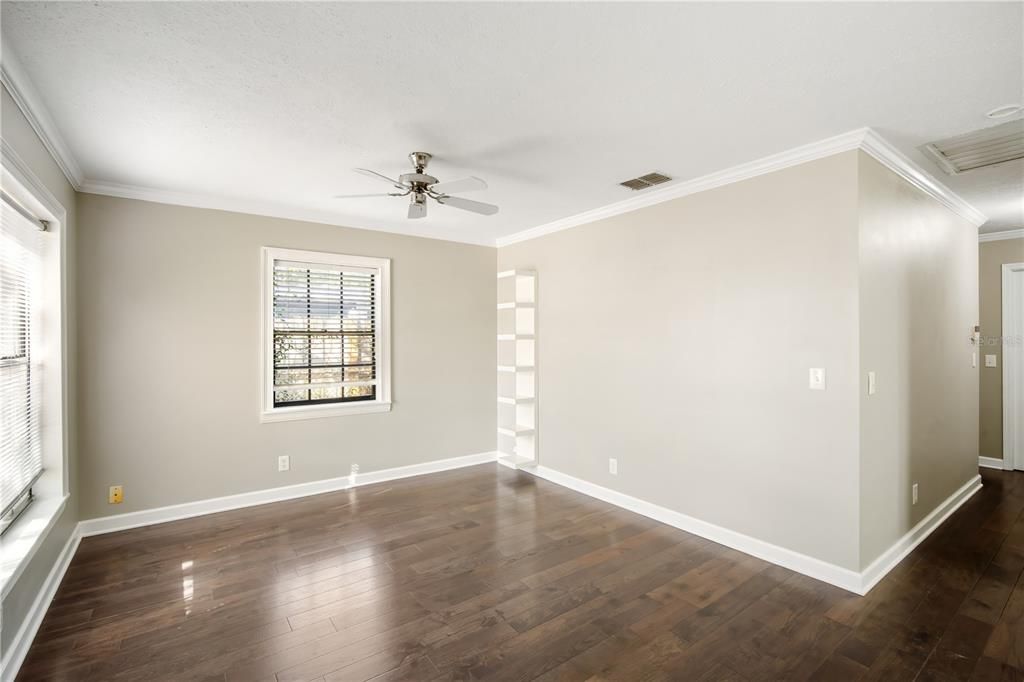 For Rent: $2,495 (3 beds, 2 baths, 1008 Square Feet)