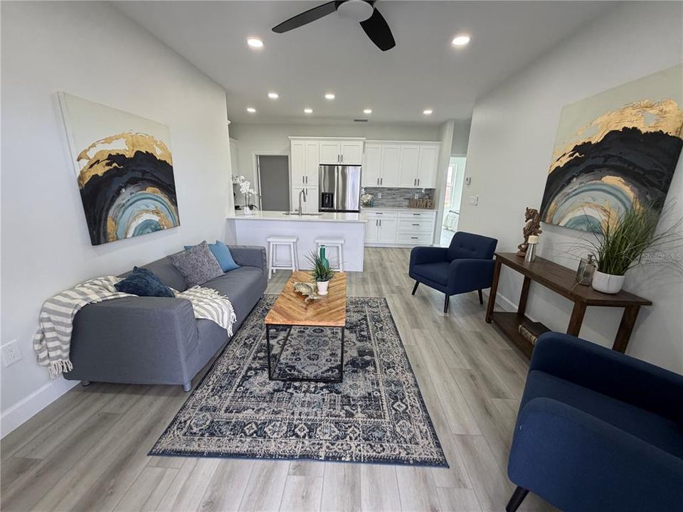 В аренду: $3,300 (2 спален, 2 ванн, 940 Квадратных фут)