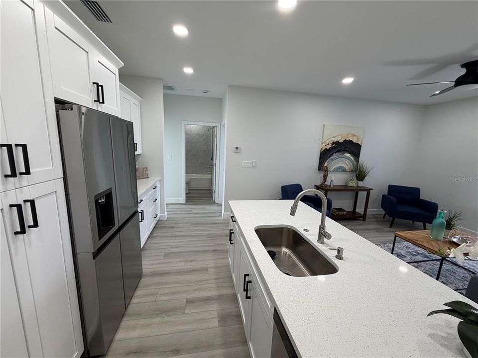 В аренду: $3,300 (2 спален, 2 ванн, 940 Квадратных фут)